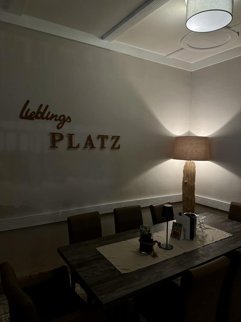 Uelser Hof ‧ Restaurant ‧ Lieblingsplatz